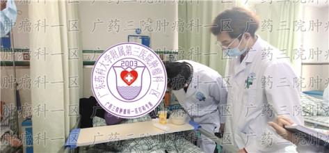 出现腹痛，别忽视，这可能不是胃病症状